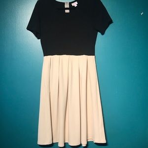 Lularoe Amelia Black and Cream Size Medium Classic